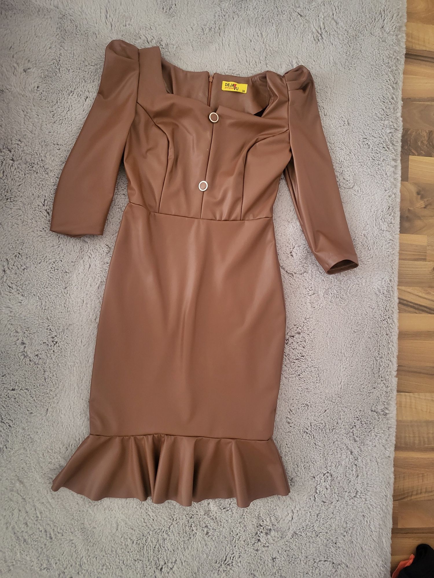 Vand rochie imitatie piele