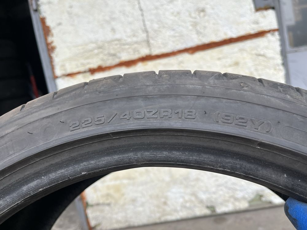 4 бр. летни гуми 225/40/18 Dunlop DOT 4119 5 mm
