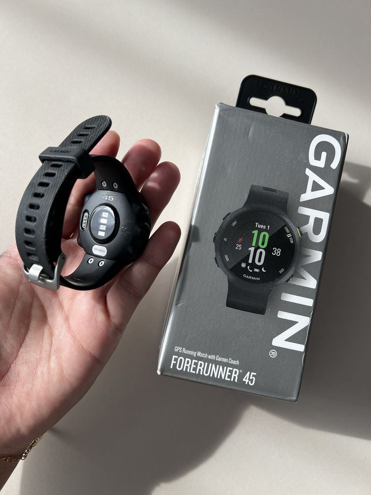 Продам спортивные часы Garmin forrunner45