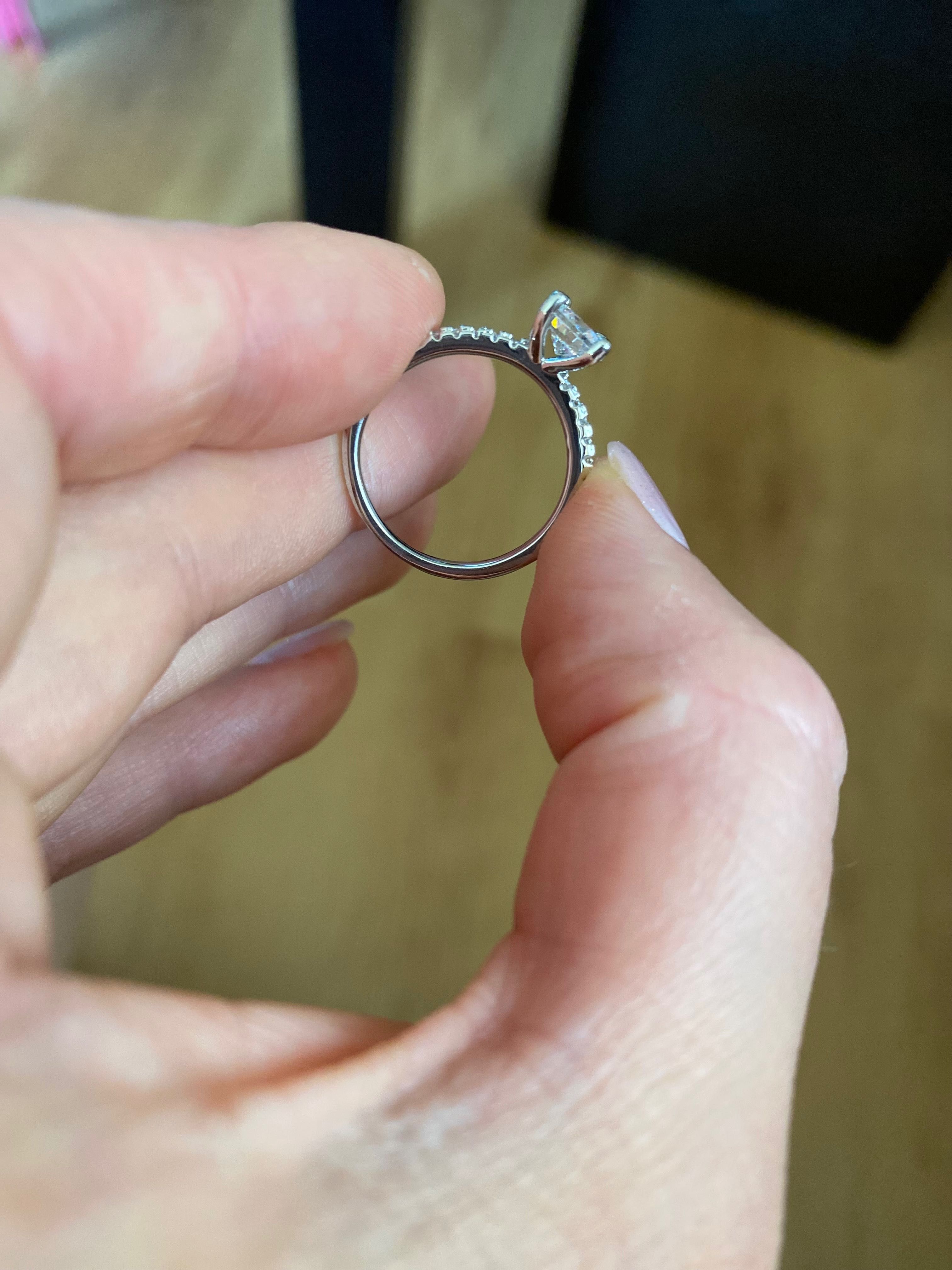 сребърен пръстен с цирконий