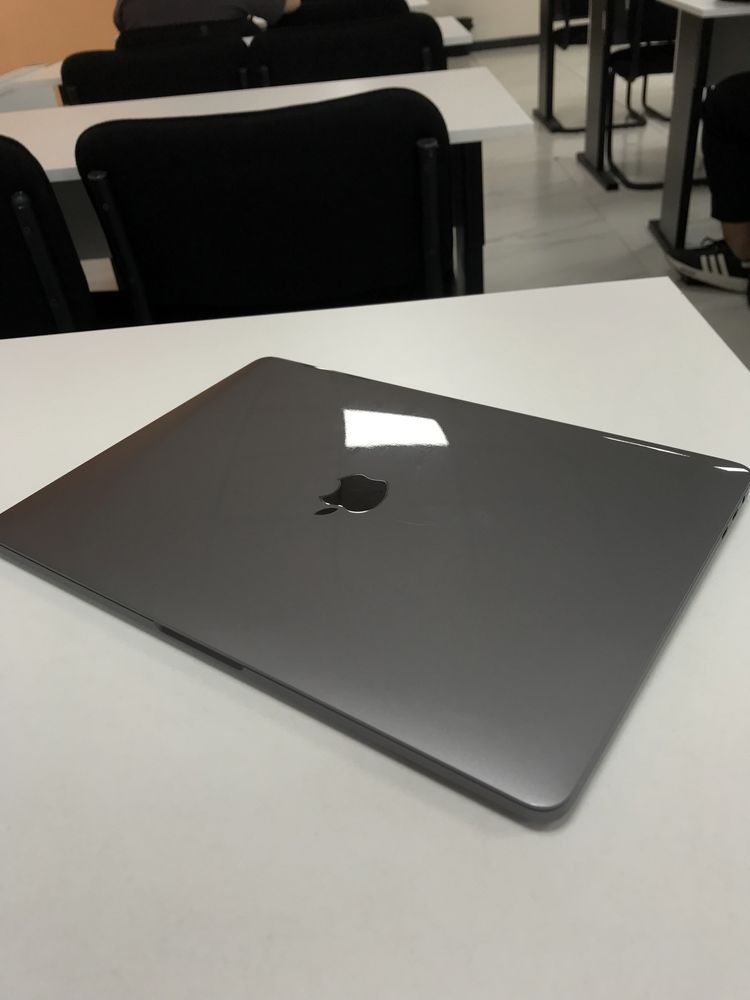 Macbook pro 2017 sotiladi