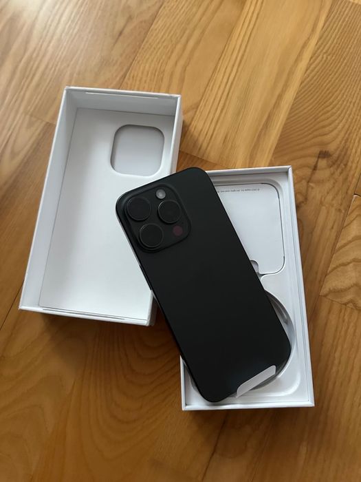 Iphone 15 pro nou negru