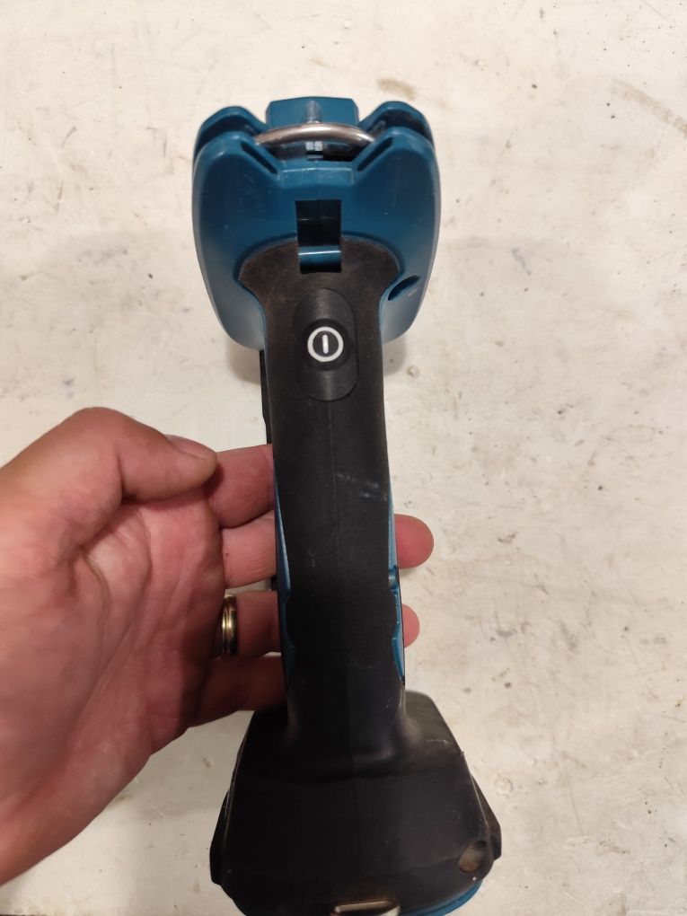 Акумулаторен лед фенер прожектор Макита Makita DML816 14,4 18V