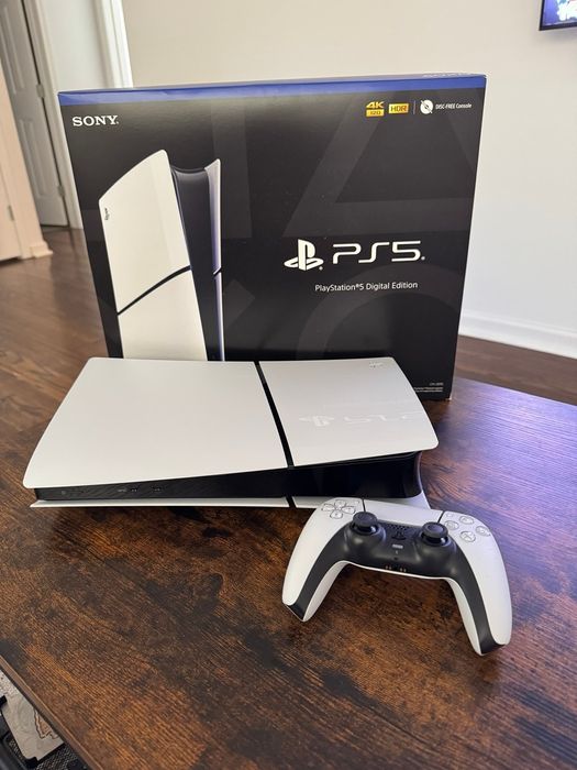 PS5 slim. Сатылады жағдай өте жақсы.