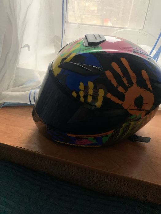 Продам мотошлем.