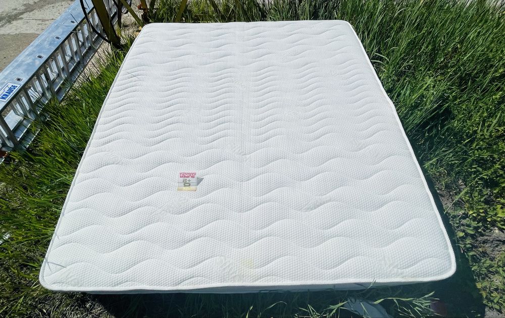 Матрас ортопедический, размером 200х180