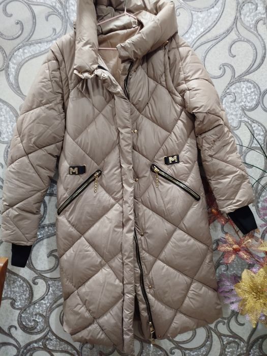 Женский пуховик.