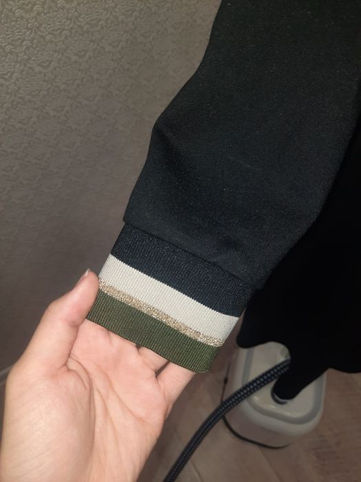 Көйлек сатылады.