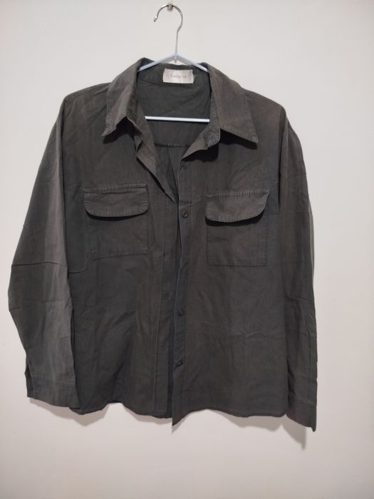 Отдам бесплатно женскую рубашку