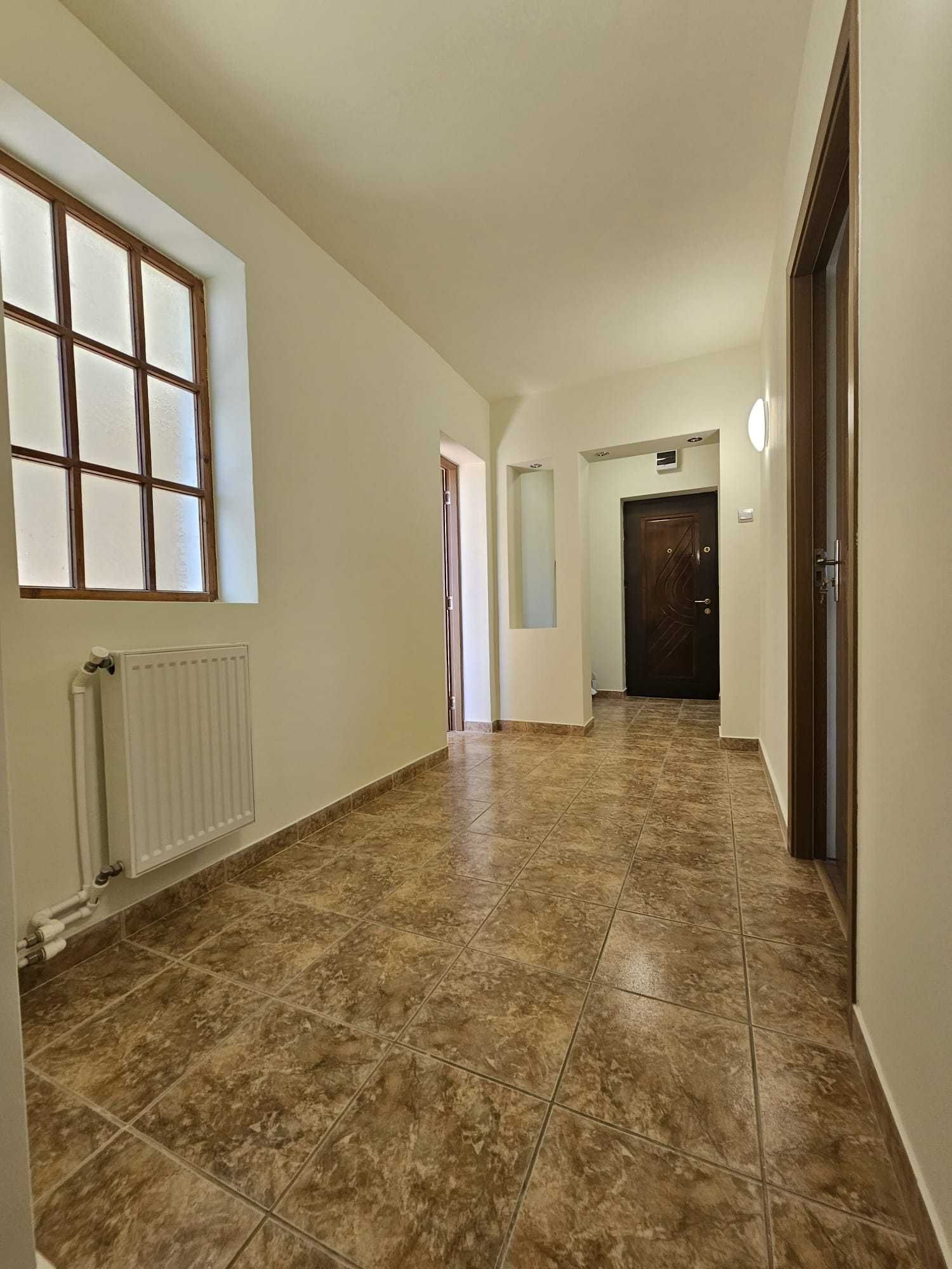 Apartament 3 camere in foste proprietati-confort sporit recent renovat