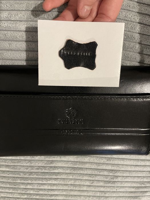 Vand portmoneu nou cu cutie, marca Emporio Valentini.