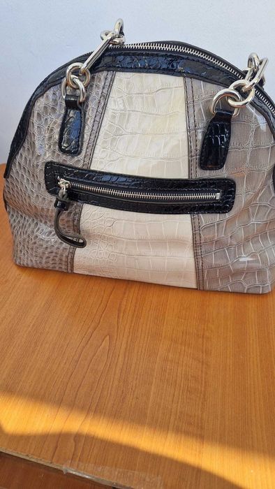Geanta dama GUESS
