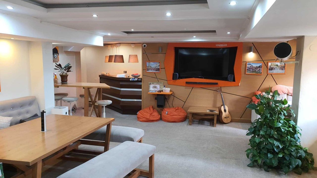 Дава се под наем Заведение в Банско - 70 кв.м за 510 € - Снимка #5