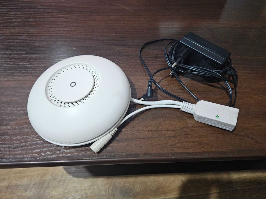 точка доступа Mikrotik cAP-ac