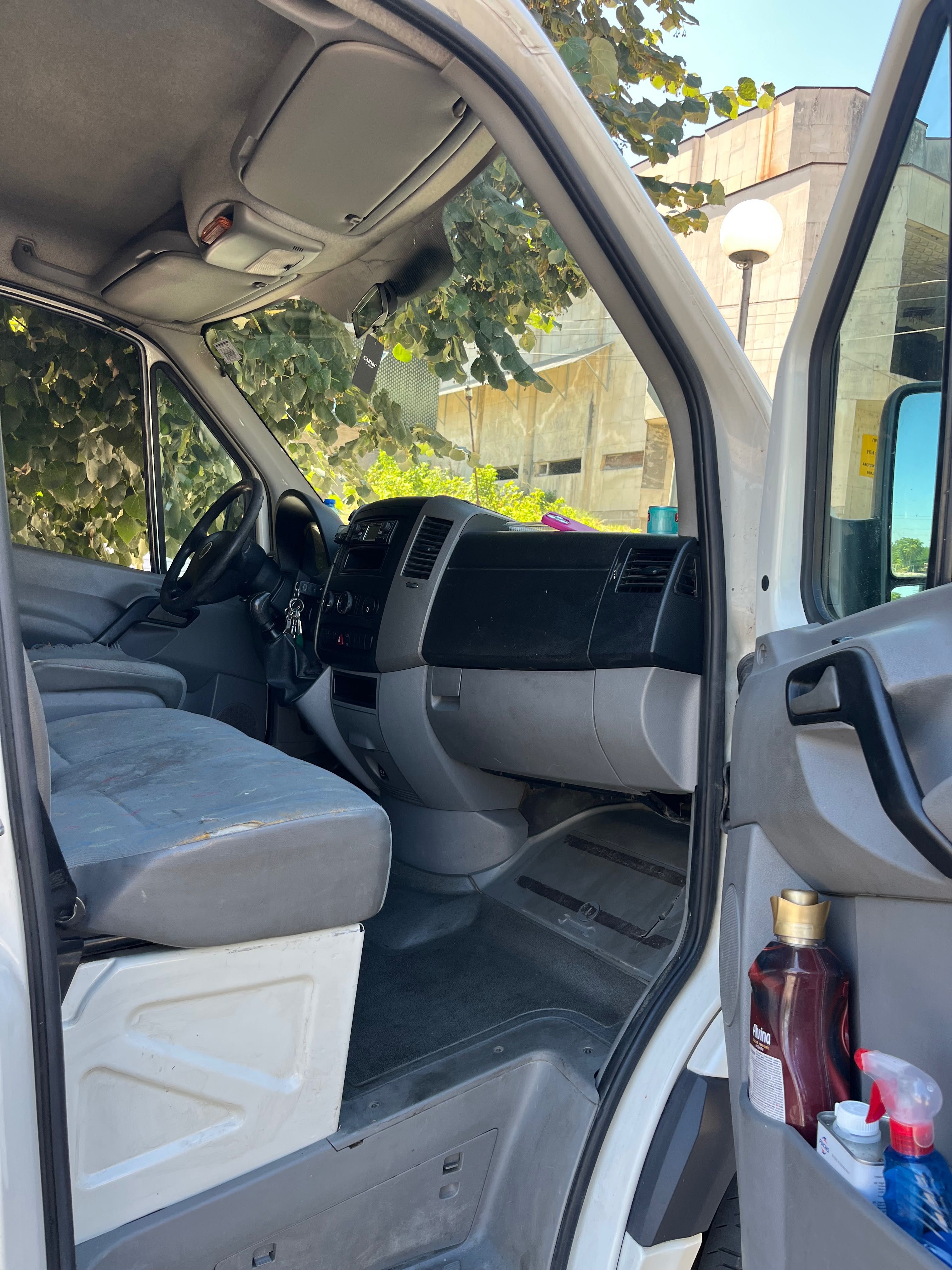 Volkswagen Crafter 2.5 TDI /2 странични врати/Въздушна седалка/