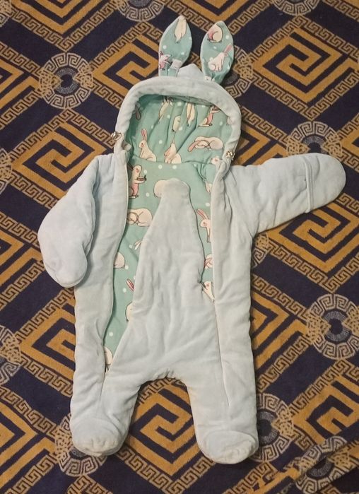 Продам уголок на выписку