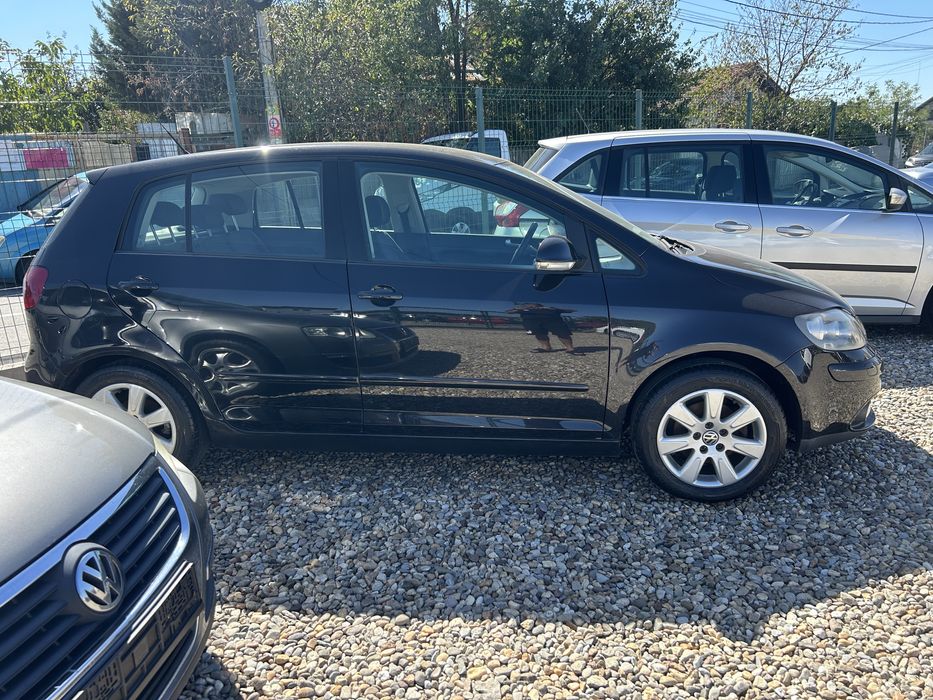 Golf 5 plus 1.6  benzina 102 cai 2008