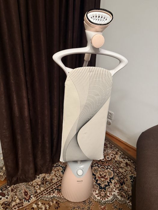 Statie verticala de calcat cu aburi Philips