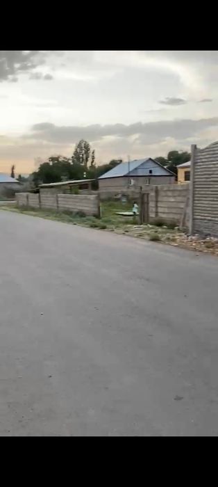 10соттық жер сатылады.