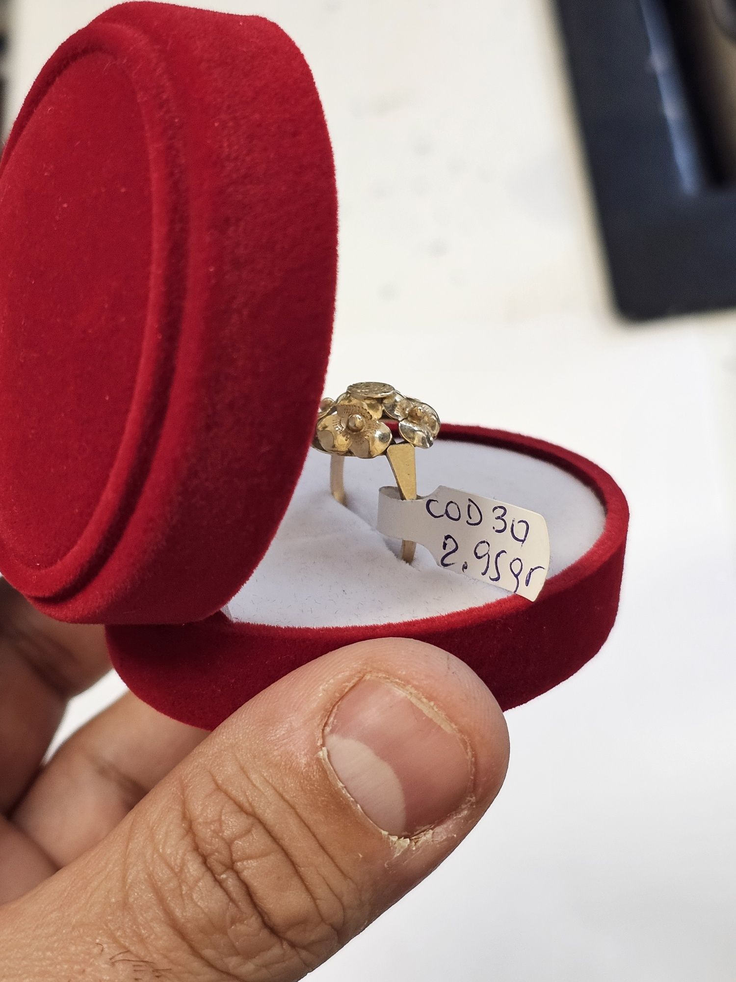 Vand inel de dama din aur 14 k 2.95 g