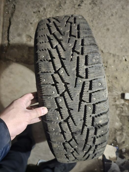 Продам зимнию резину r17. Новая, пробег всего 500 км.