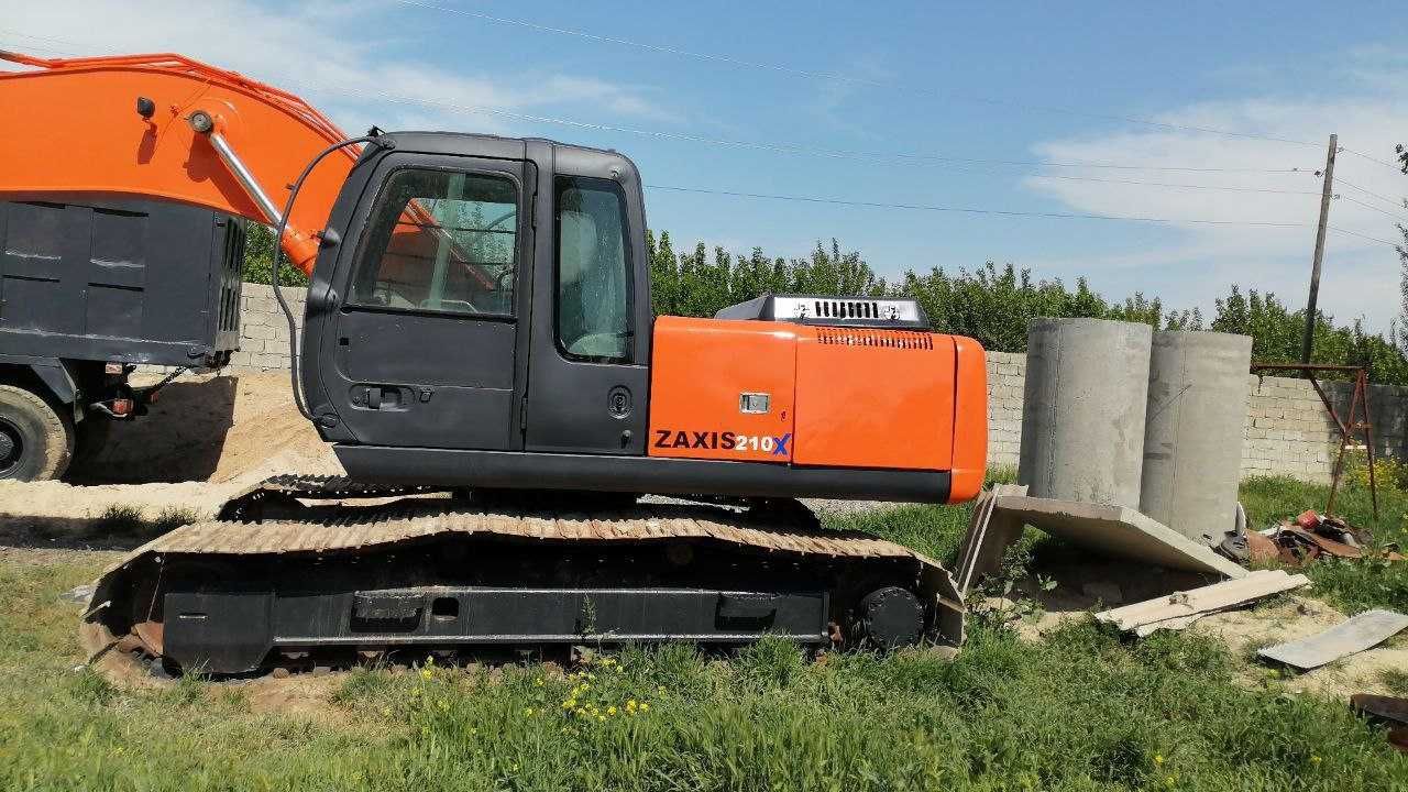 Xitache 210CLL srochna sotiladi
