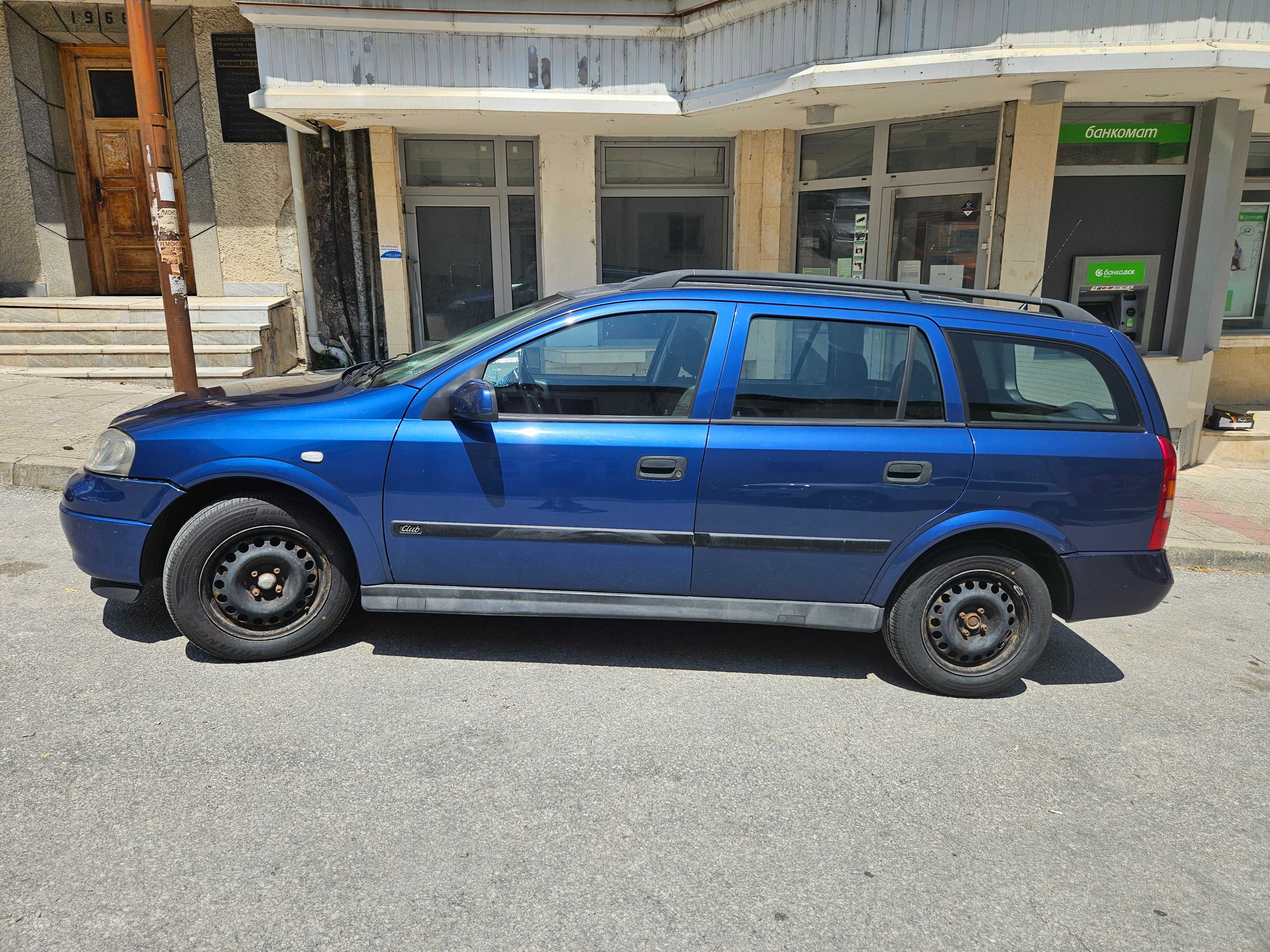 Автомобил Opel Astra