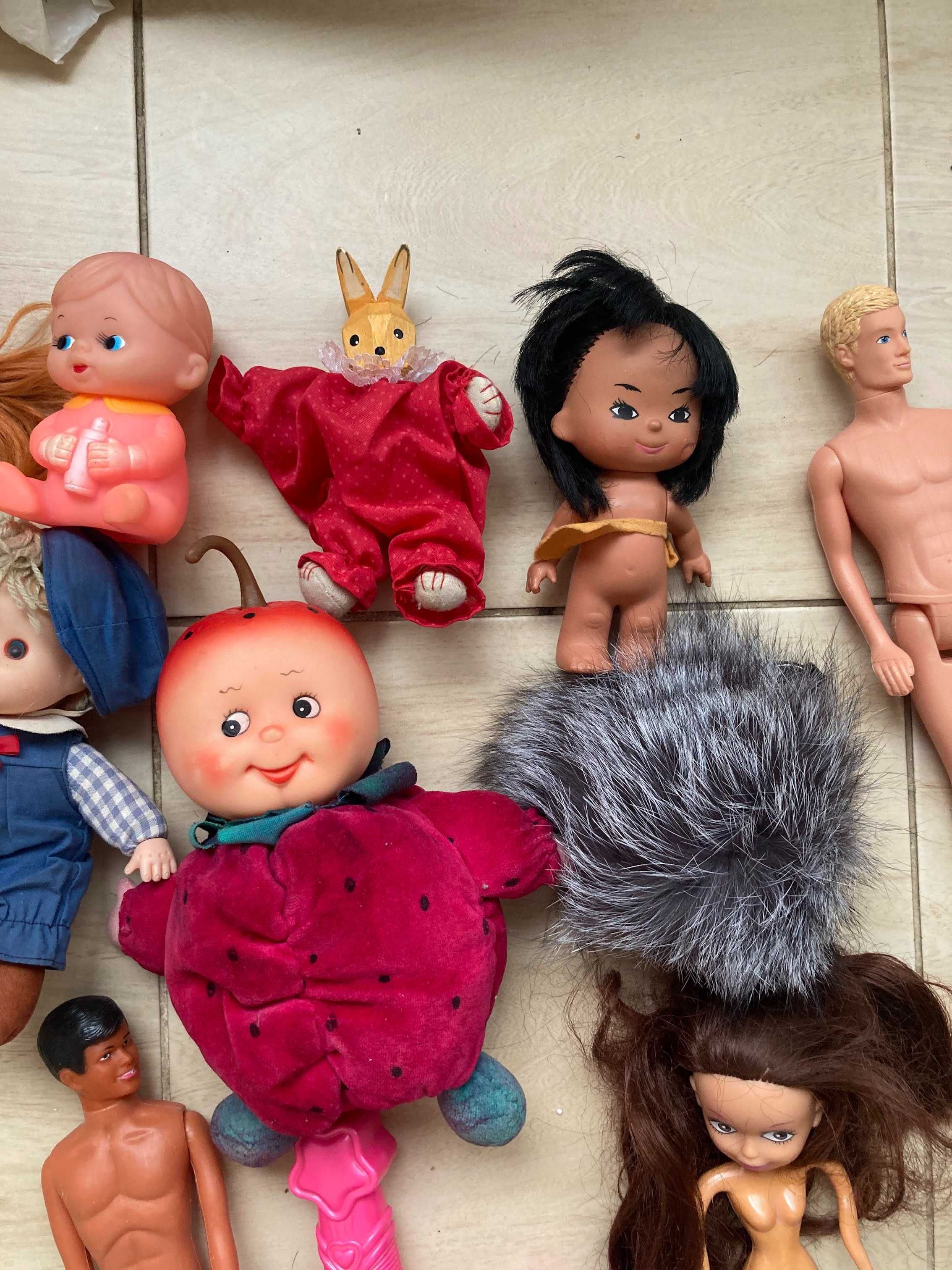 Лот от играчки за момиче - кукли