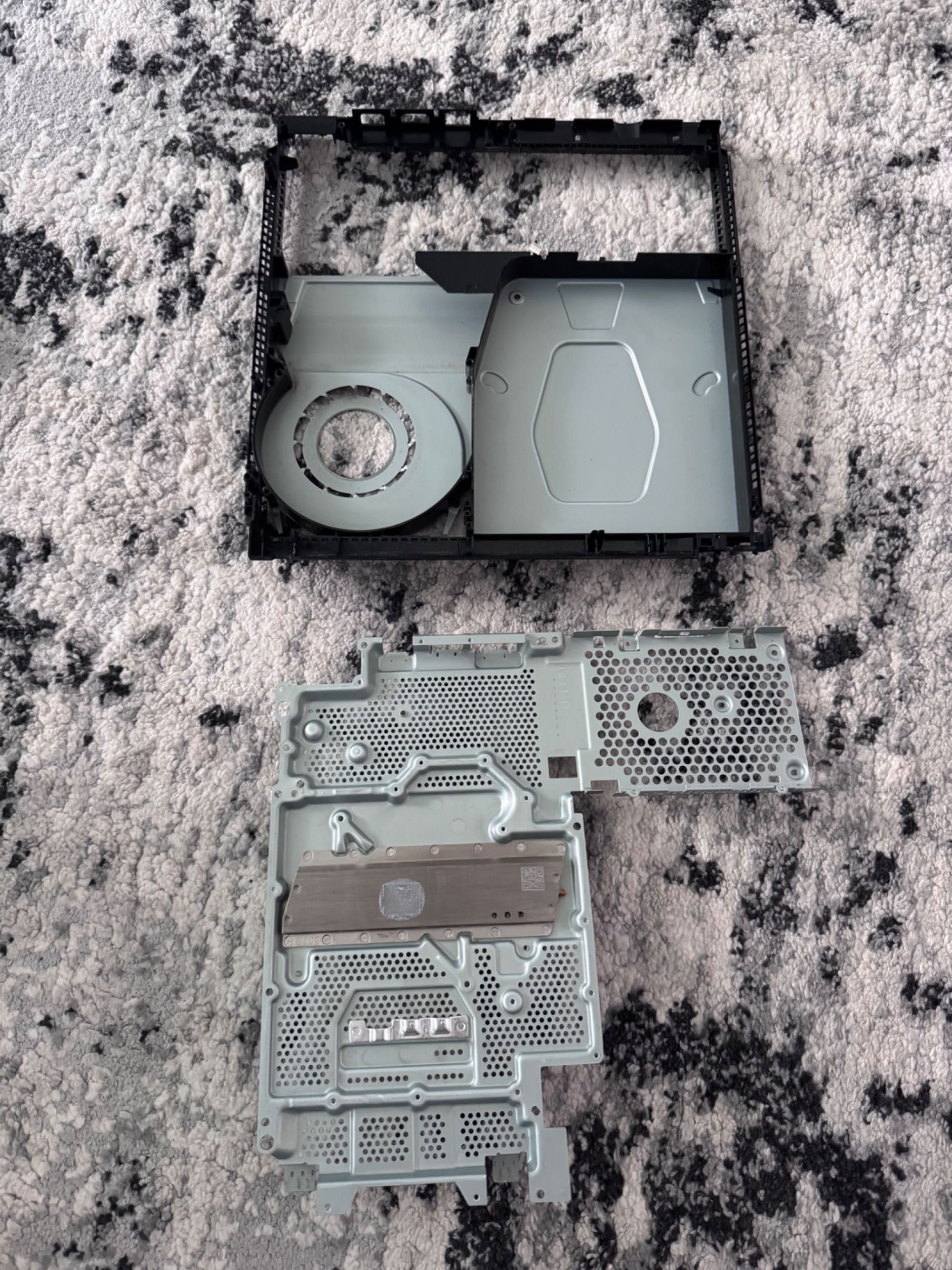 Dezmembrez ps4 slim model CUH-2216a