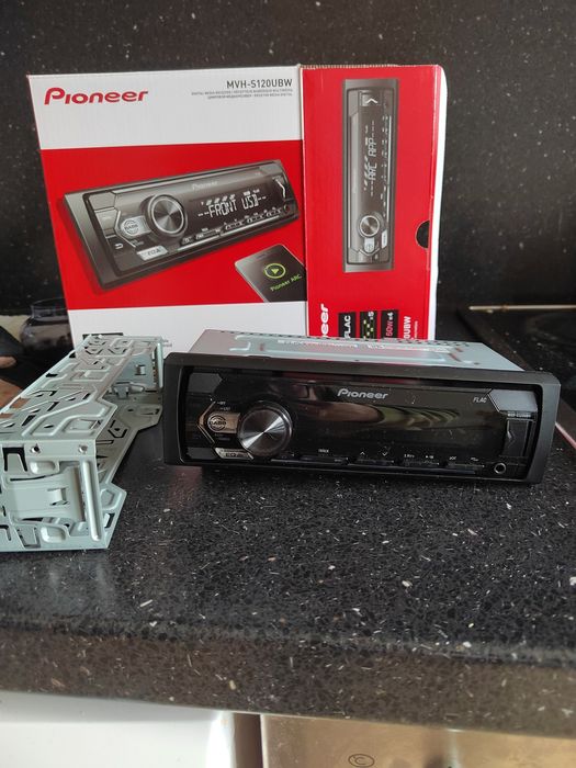 Pioneer касетофон за кола с aux