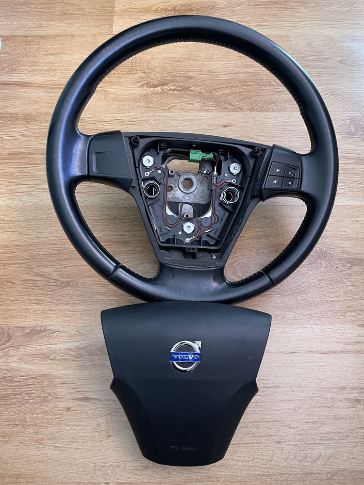 Волан за Volvo v50 с еърбег и бутони