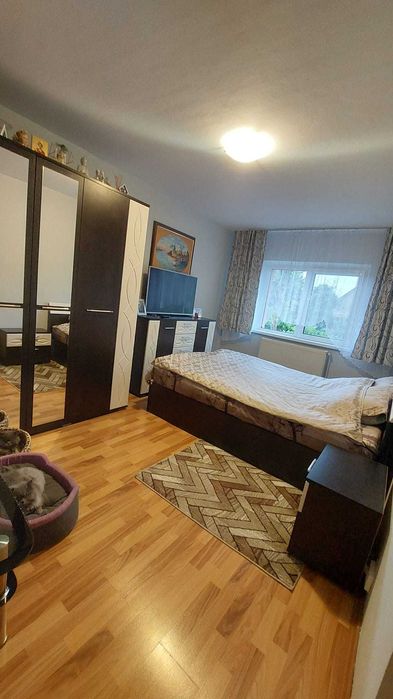 Vând apartament decomandat