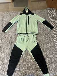 Nike tech fleece overlay vest light green black
