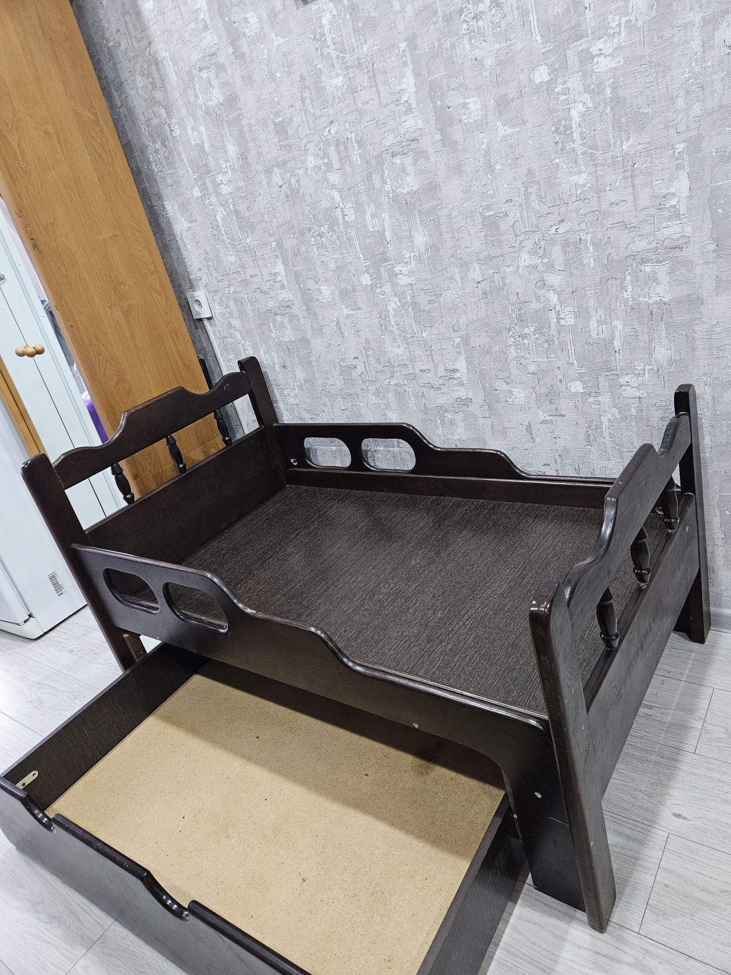 Продам кровать детскую