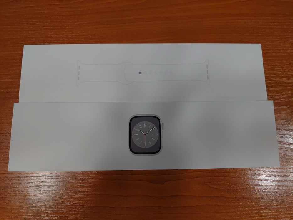 Apple Watch S8 45mm silver