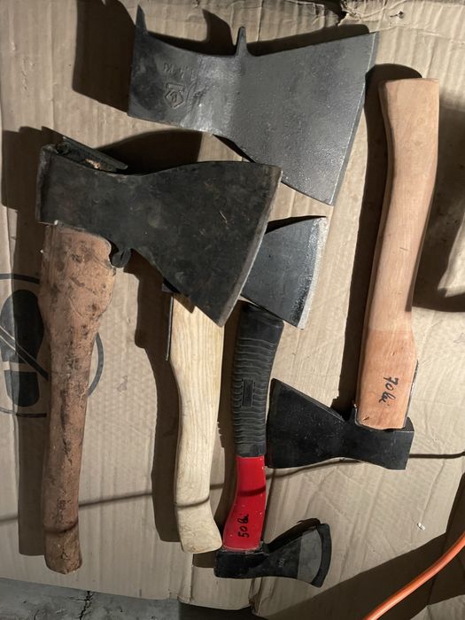 Topoare de diferite gramaje