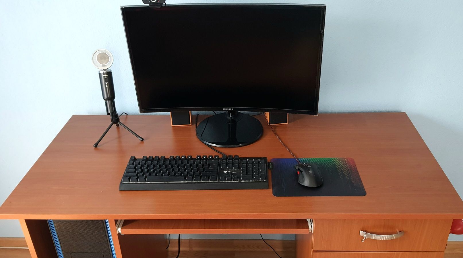 PC Gaming+Set complet(Monitor,tastatura etc)