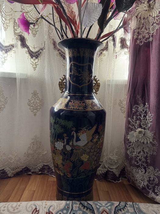 Ваза напольная  керамика срочно продаю