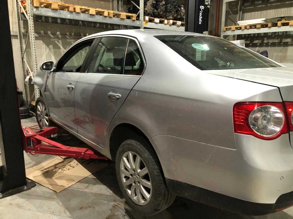 Dezmembram Volkswagen Jetta 2008