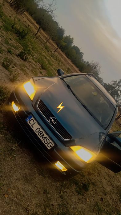 Vând Opel astra g