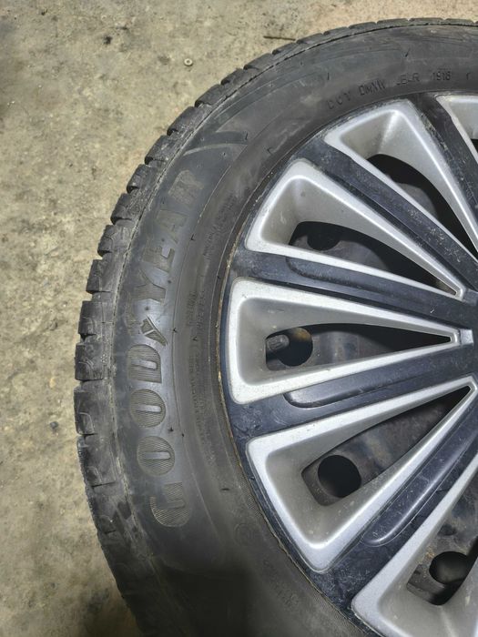 vand set jenti otel R16 si anvelope