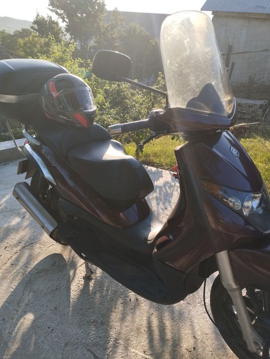 Scuter Piaggio Beverly 250ie