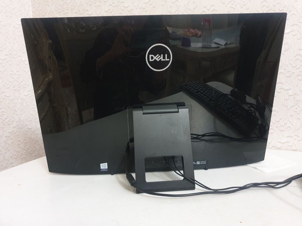 Моноблок DELL Inspiron 3477