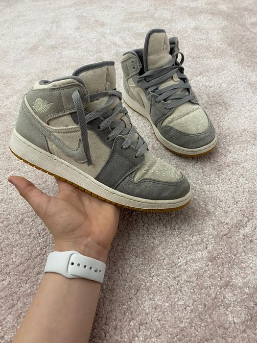 Jordan 1 Mid Coconut Milk