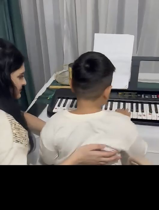 Cursuri de muzica copii Canto /Pian lecții București online