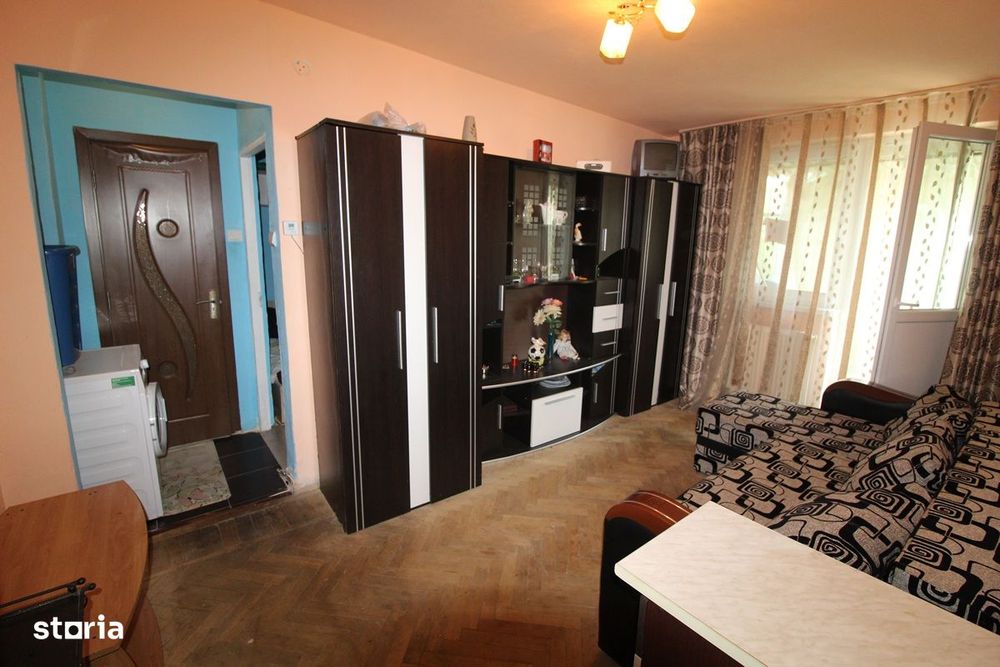 Vând apartament 2 camere în Hunedoara, zona M6-B.Ș.Delavrancea, et.4