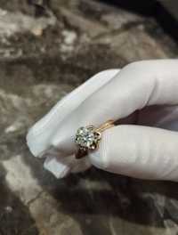 Кольцо золотое, крупным бриллиант 585 проба Россия