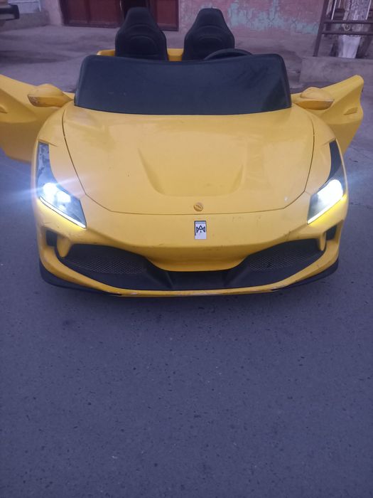 Bolalar katta moshinasi sotiladi