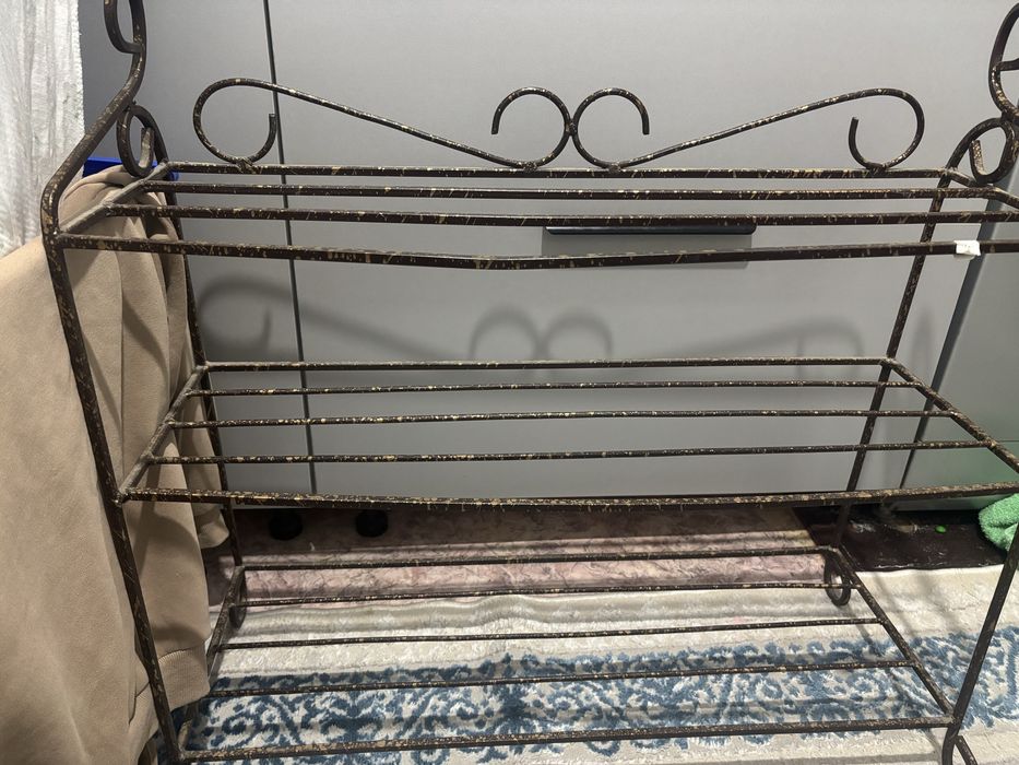 Обувница из металла