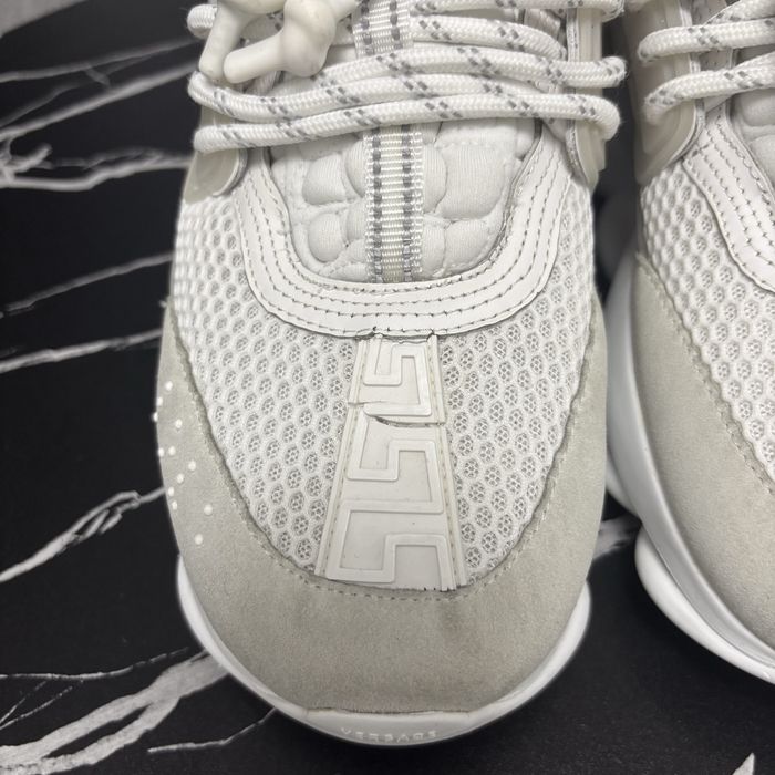 Versace chain reaction